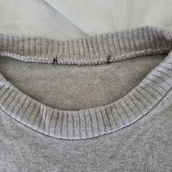 Brandy Melville Cropped Wool Knit Sweater - Picture 2 of 4